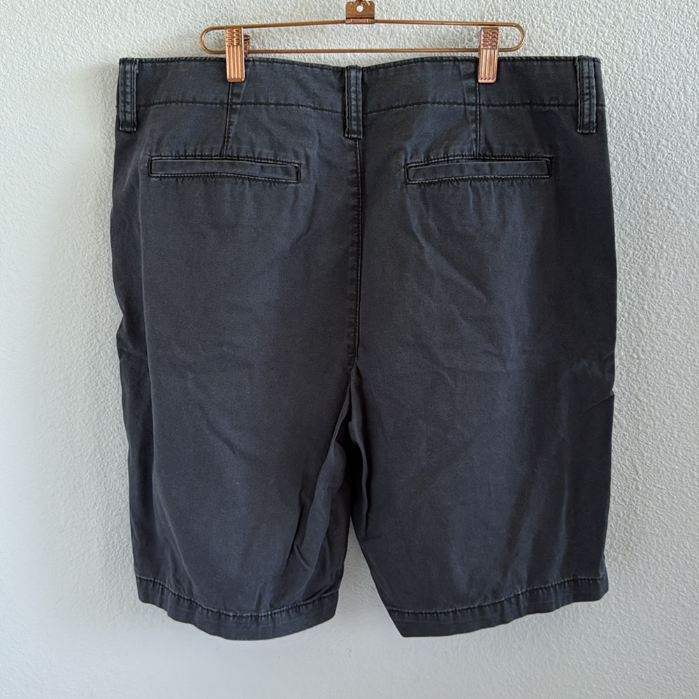 Old Navy Lived-In Straight Gray Khaki Dad Short 36 - Picture 2 of 5